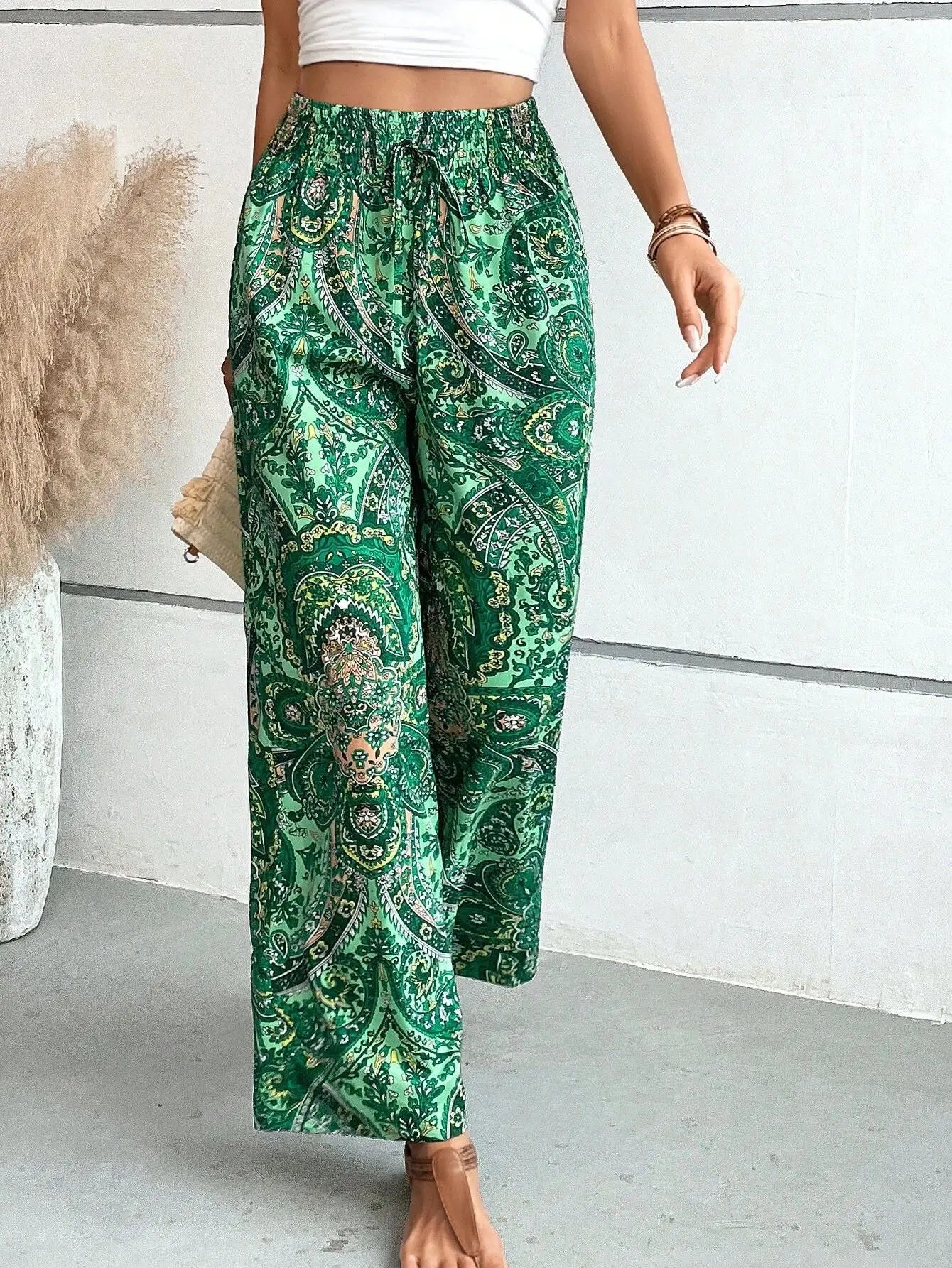Women's thigh pants flower 2024 summer new fashionable printed elastic waist wide leg pants