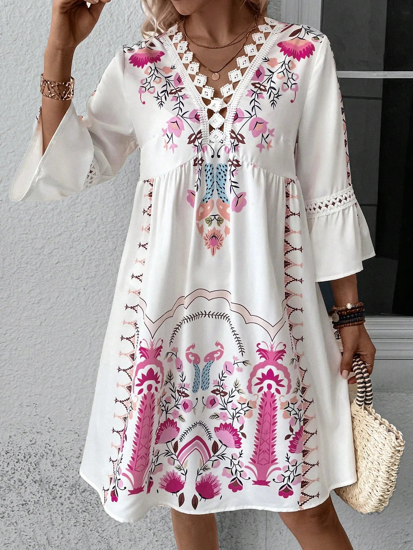 2025 summer new V-neck lace patchwork casual all-matching printed dress somè